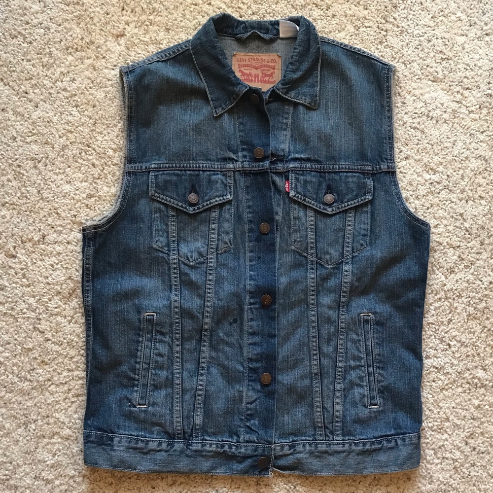Levi’s vintage denim vest! Men’s size L.